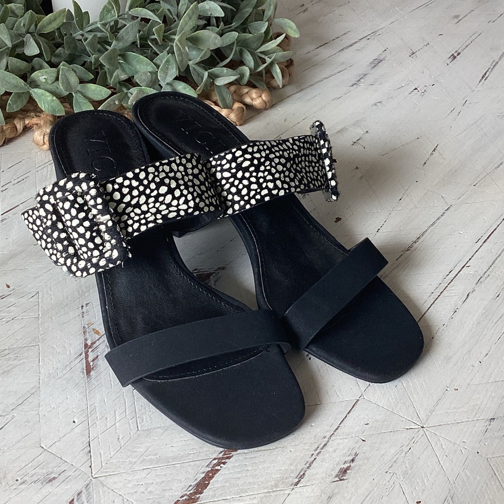 Vici Black Sandals with Patterned Strap - image 1